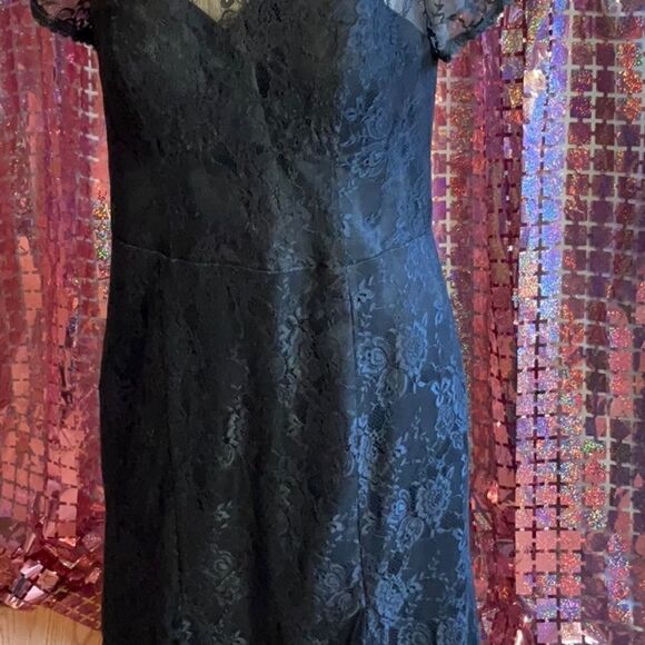 Lace & embroidered black formal dress with sheer lace top - Picture 4 of 16